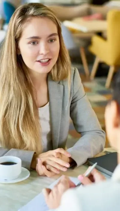 two-business-women-meeting-at-cafe-table-1024x683
